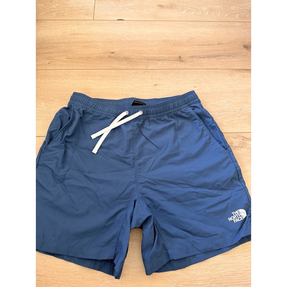 The North Face short size small